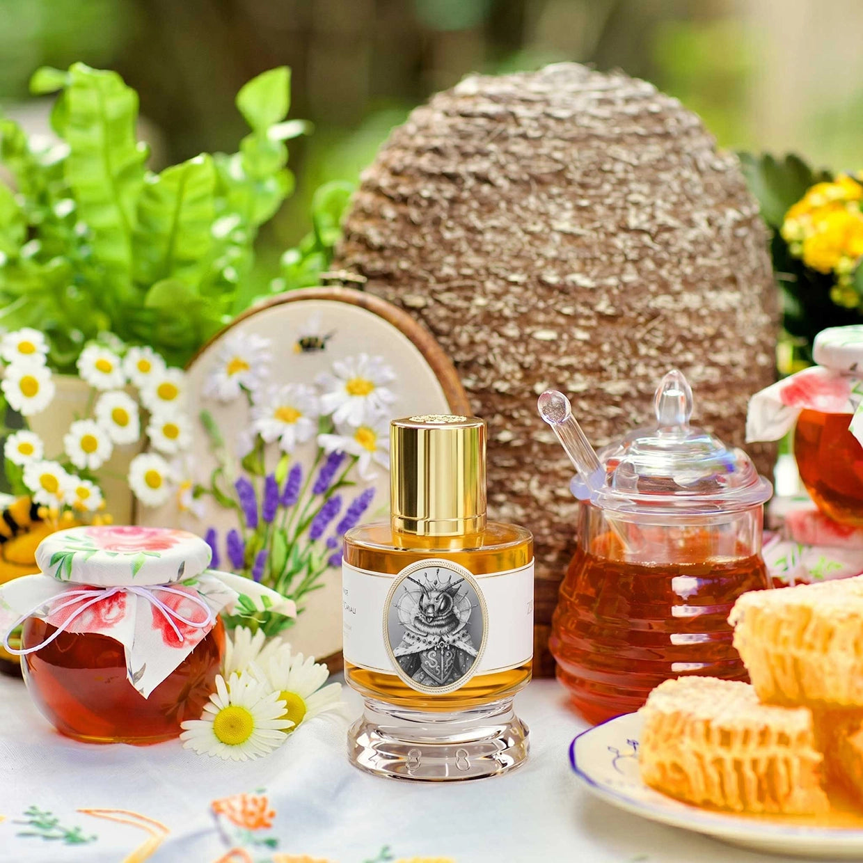 Zoologist Bee Extrait de Parfum – luxuriöser Honigduft mit Orangenblüte, Vanille, Tonkabohne und Bienenwachs
