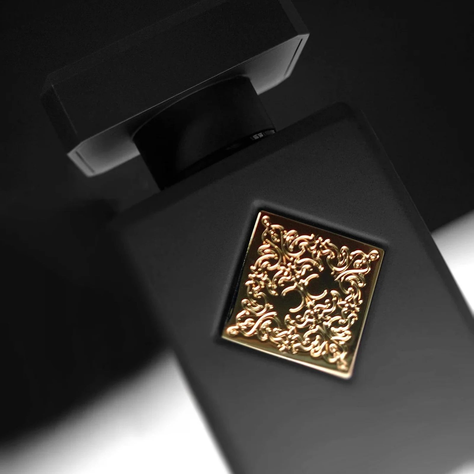 Initio Parfums Privés Magnetic Blend 7 Moodbild