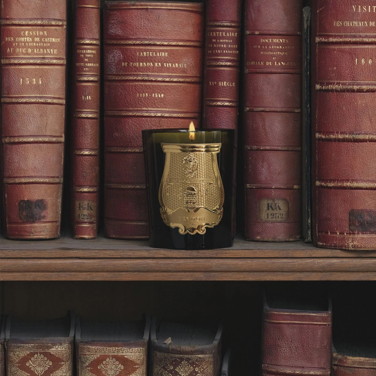 Trudon scented candle Spiritus Sancti, mood image